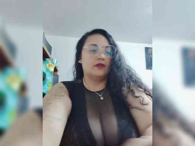 AvaCurvy webcam