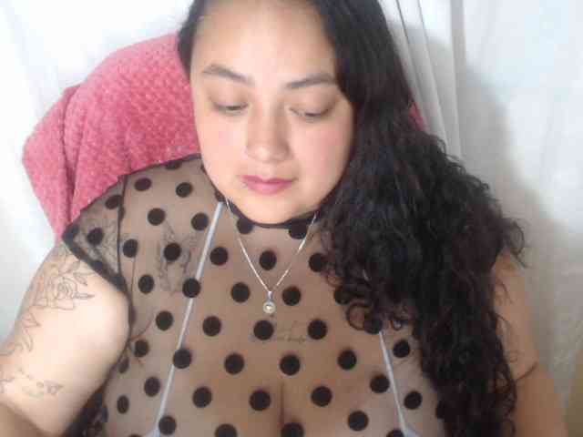 AvaCurvy webcam