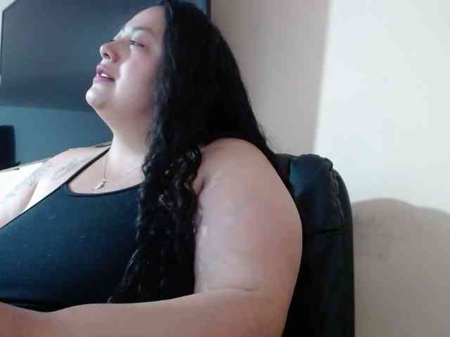 AvaCurvy webcam