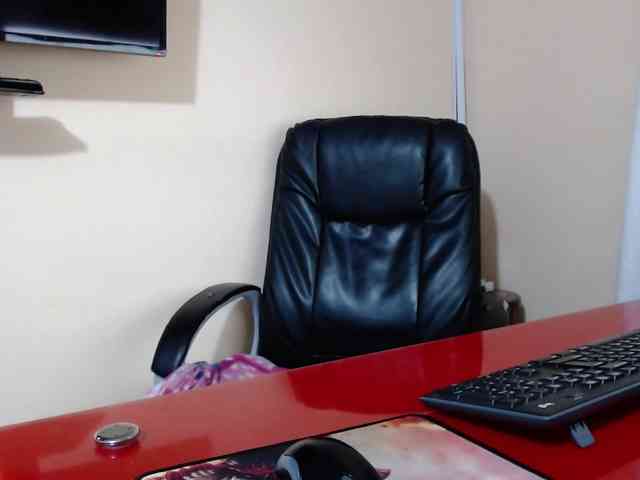AvaCurvy webcam