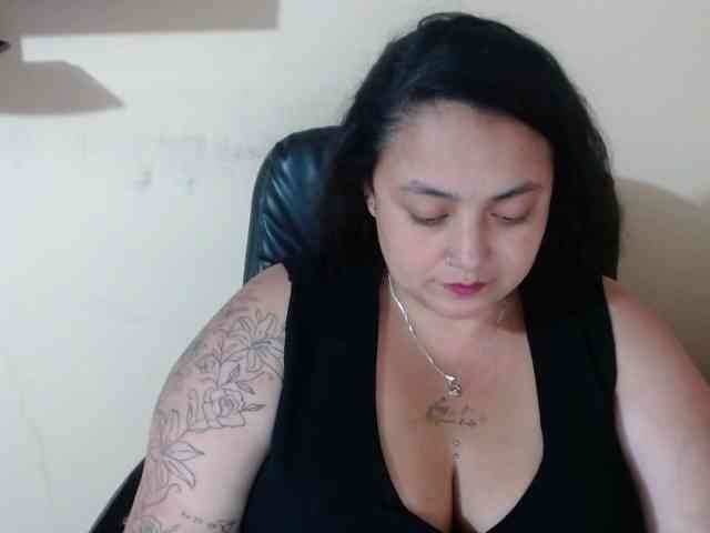 AvaCurvy webcam