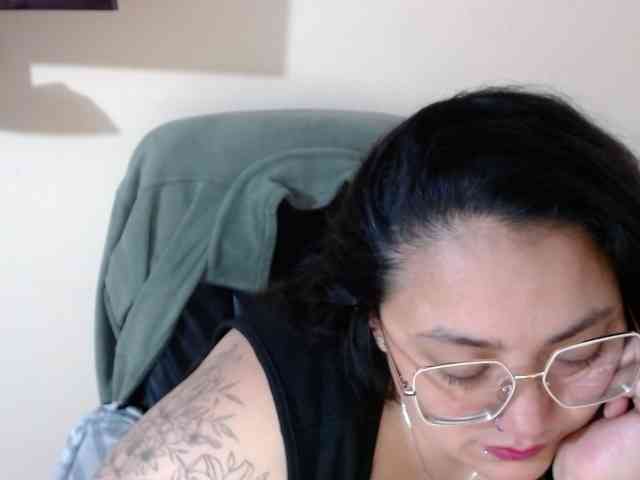 AvaCurvy webcam