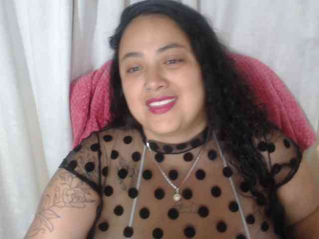 AvaCurvy webcam