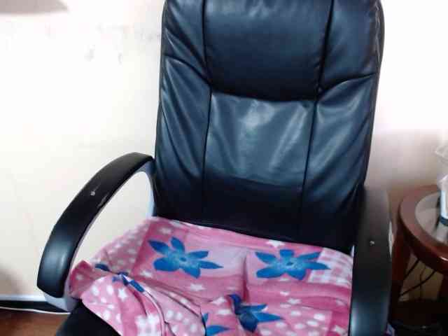 AvaCurvy webcam