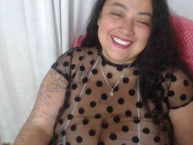 AvaCurvy webcam