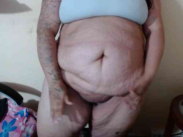 AvaCurvy webcam