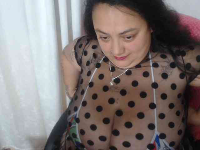 AvaCurvy webcam