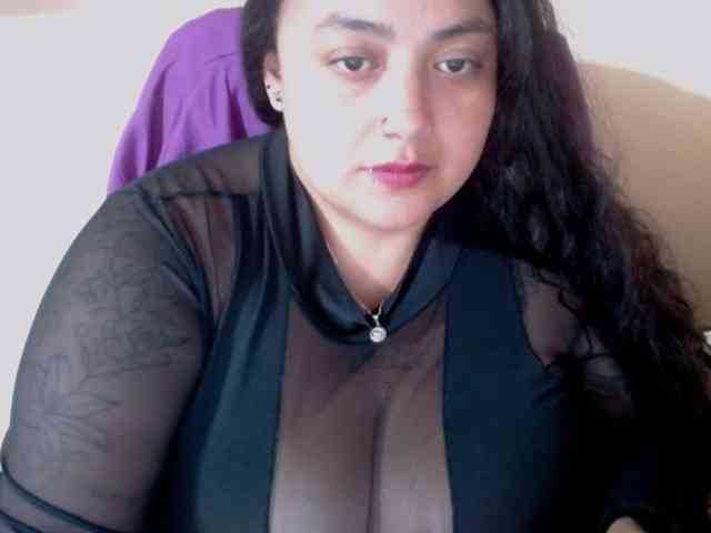 AvaCurvy webcam