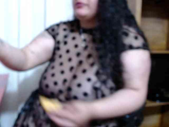 AvaCurvy webcam