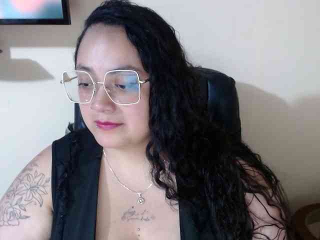 AvaCurvy webcam