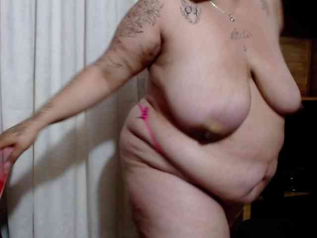AvaCurvy webcam