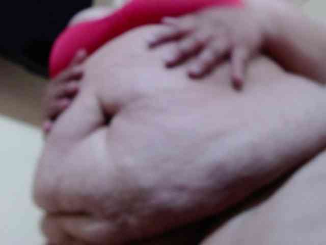 AvaCurvy webcam