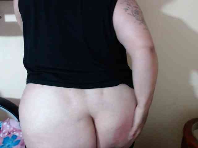 AvaCurvy webcam