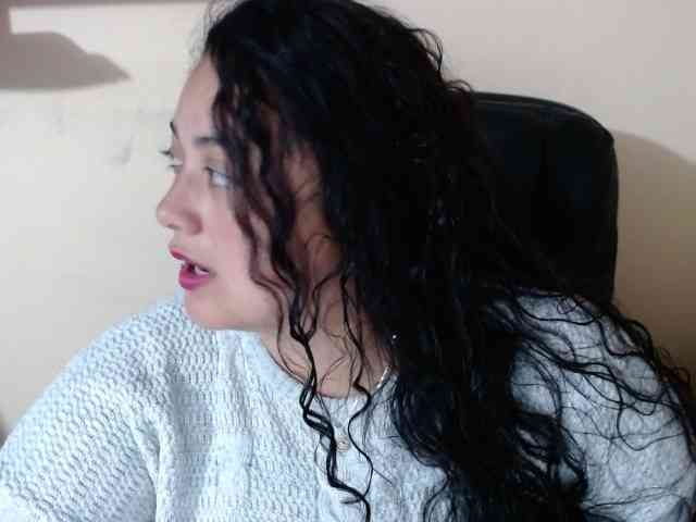 AvaCurvy webcam