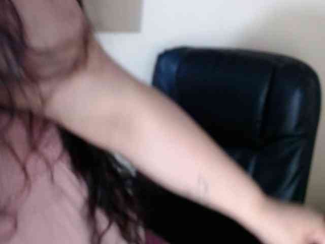 AvaCurvy webcam