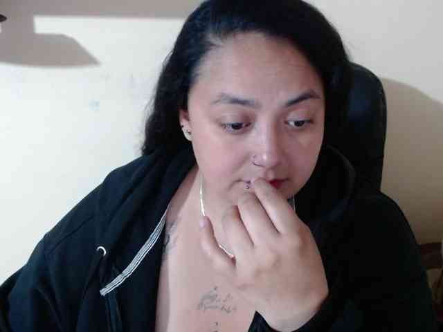 AvaCurvy webcam