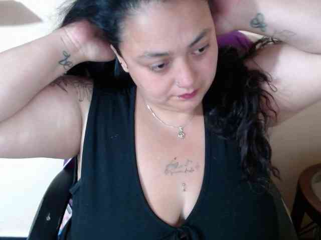 AvaCurvy webcam