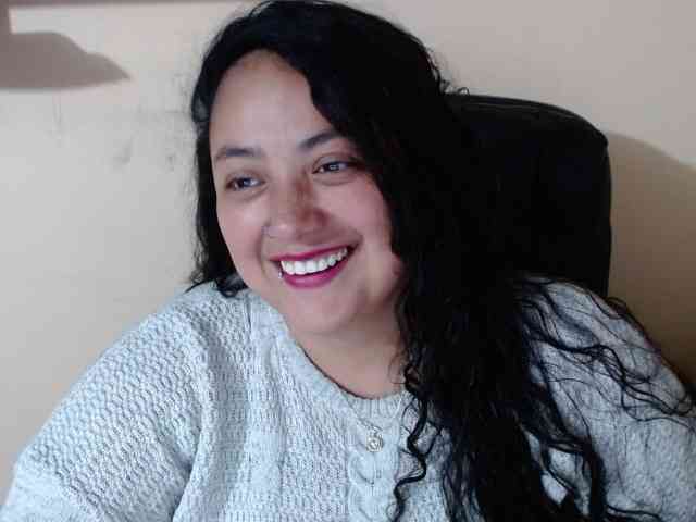 AvaCurvy webcam