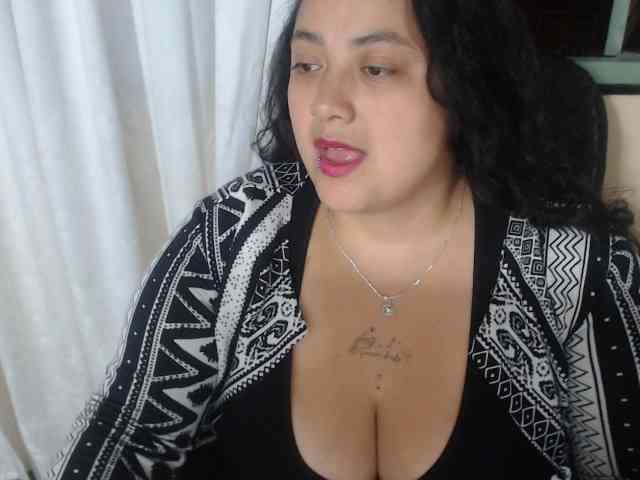 AvaCurvy webcam