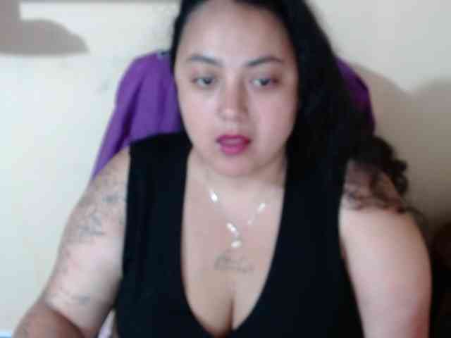 AvaCurvy webcam
