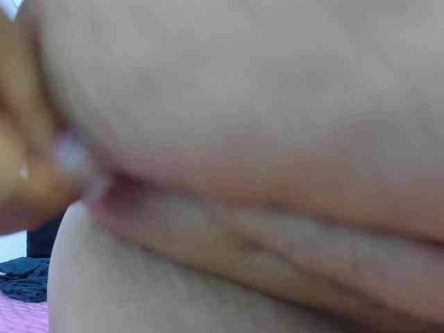 AvaCurvy webcam