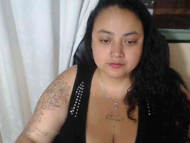 AvaCurvy webcam