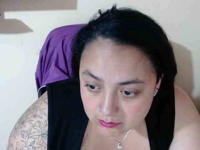 AvaCurvy webcam