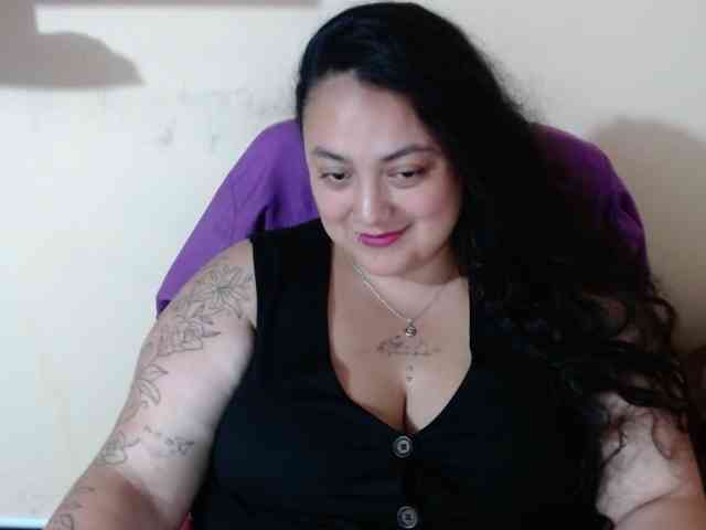AvaCurvy webcam