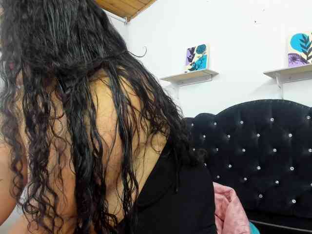 AvaCurvy webcam