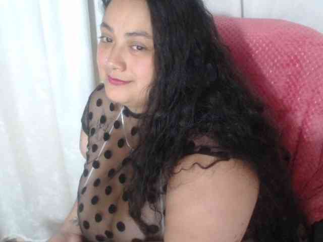 AvaCurvy webcam