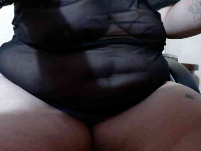 AvaCurvy webcam