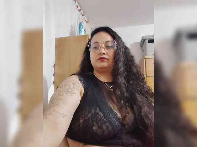 AvaCurvy webcam