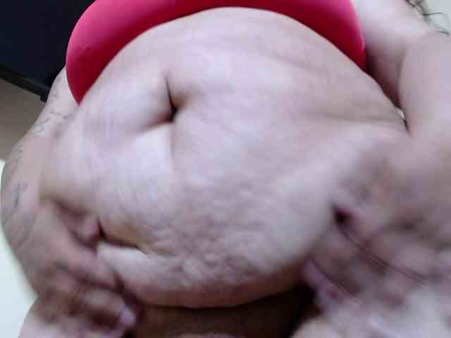 AvaCurvy webcam