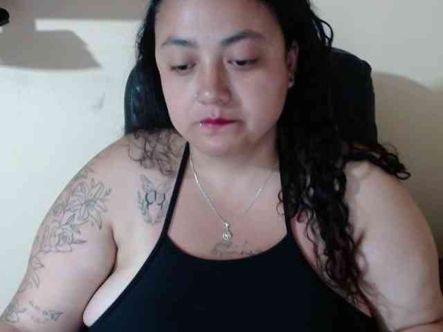 AvaCurvy webcam
