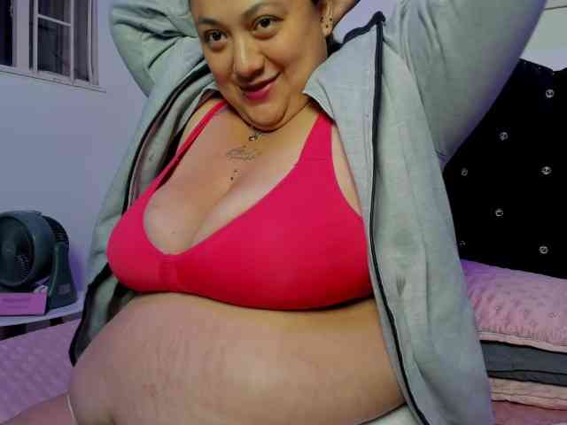 AvaCurvy webcam