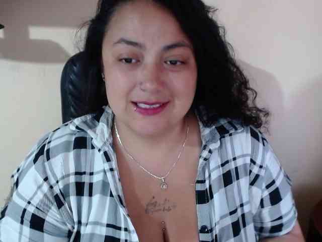 AvaCurvy webcam