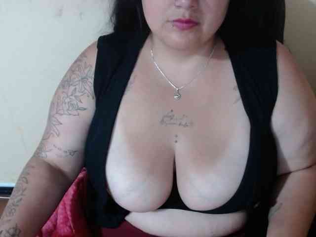 AvaCurvy webcam