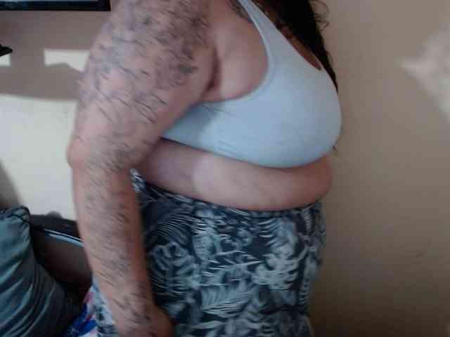 AvaCurvy webcam