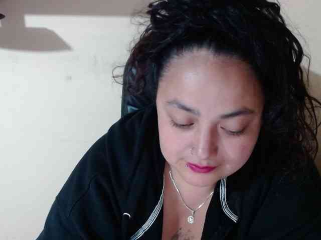 AvaCurvy webcam