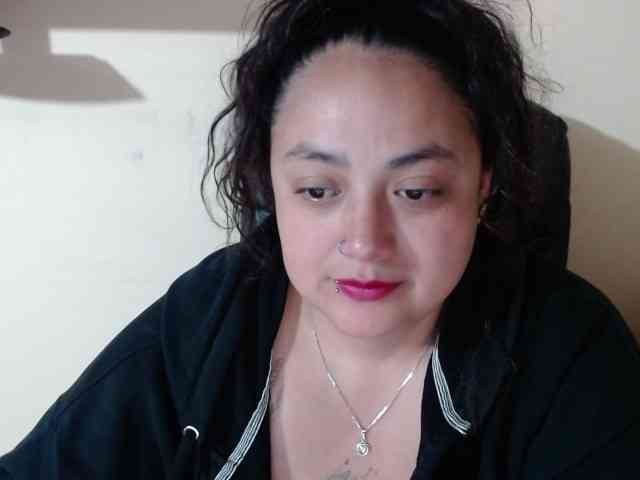 AvaCurvy webcam