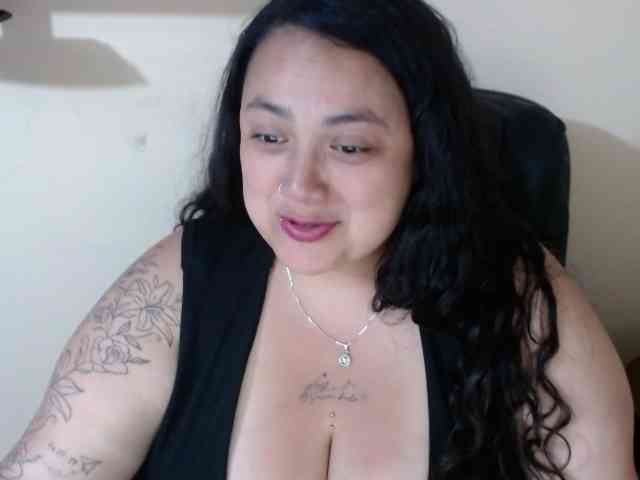 AvaCurvy webcam