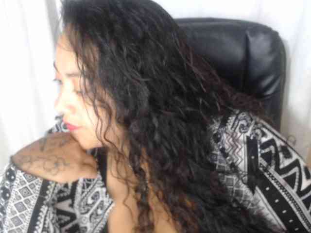 AvaCurvy webcam