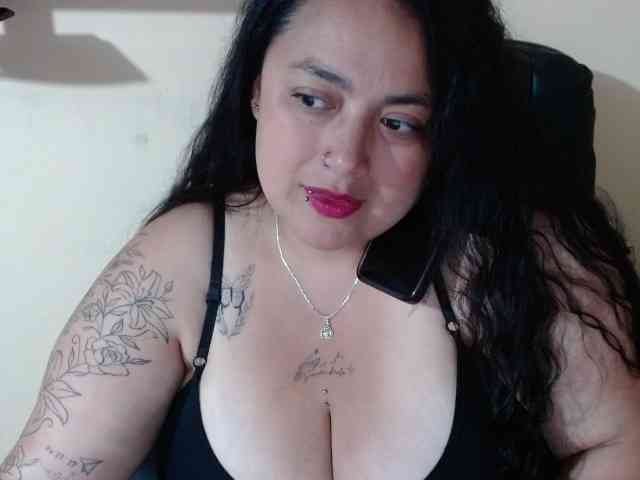AvaCurvy webcam