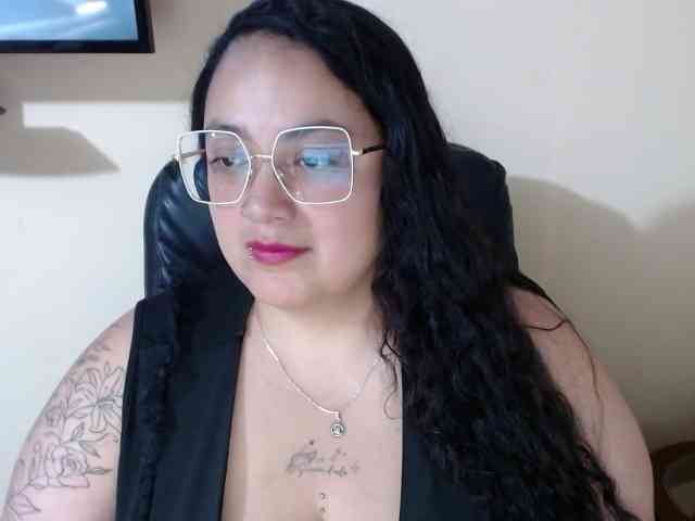 AvaCurvy webcam