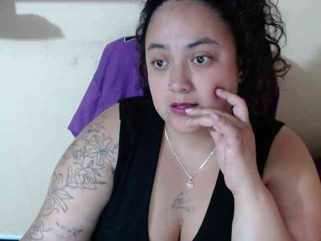 AvaCurvy webcam