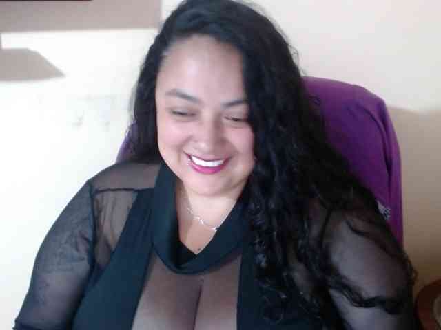 AvaCurvy webcam