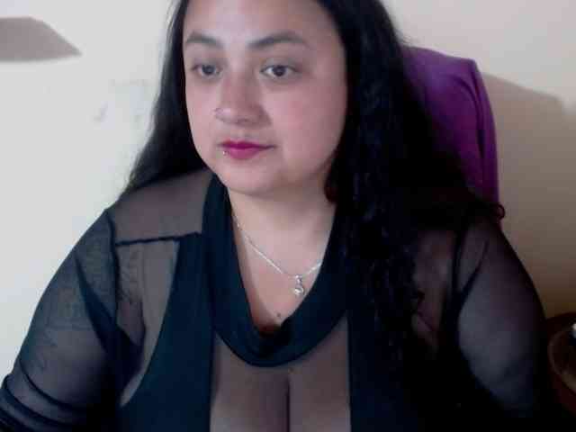 AvaCurvy webcam