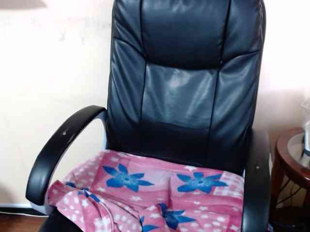 AvaCurvy webcam