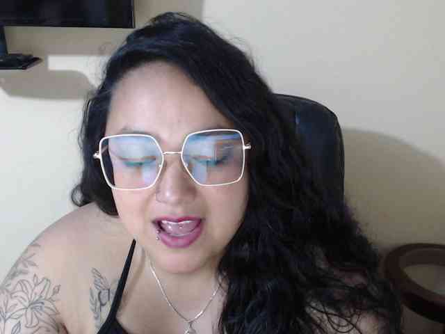 AvaCurvy webcam