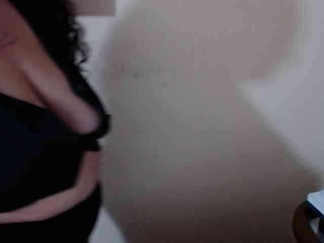 AvaCurvy webcam